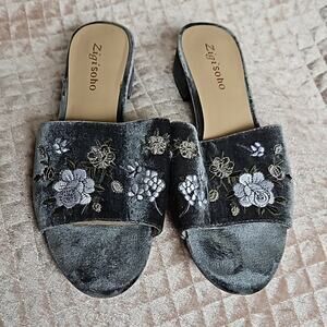 Velvet Slides Blue/Gray with Flower Embroidery size 7.5